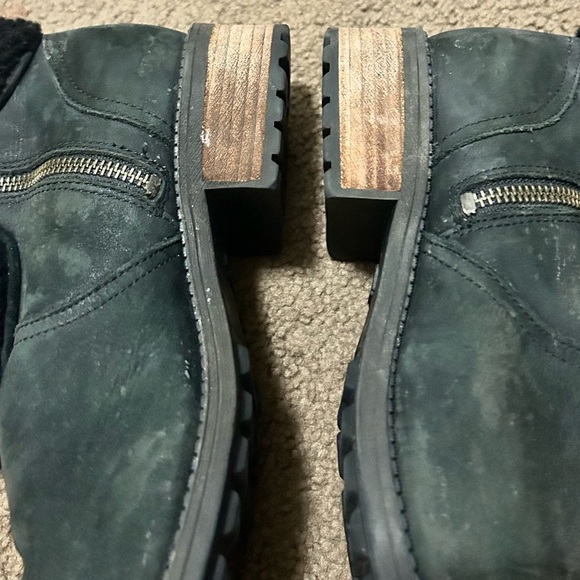 UGG Blayre II Sheepskin Short Zip Up Boots Black #1008220 Women’s Size 9.5 - Picture 5 of 10